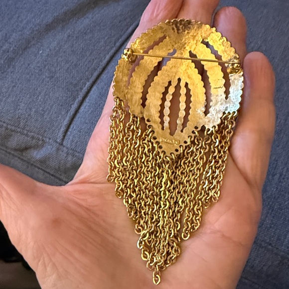 Vintage Monet Signed Rare Gold-plated Dangling Chain Brooch. Circa 60’s. - Picture 3 of 6